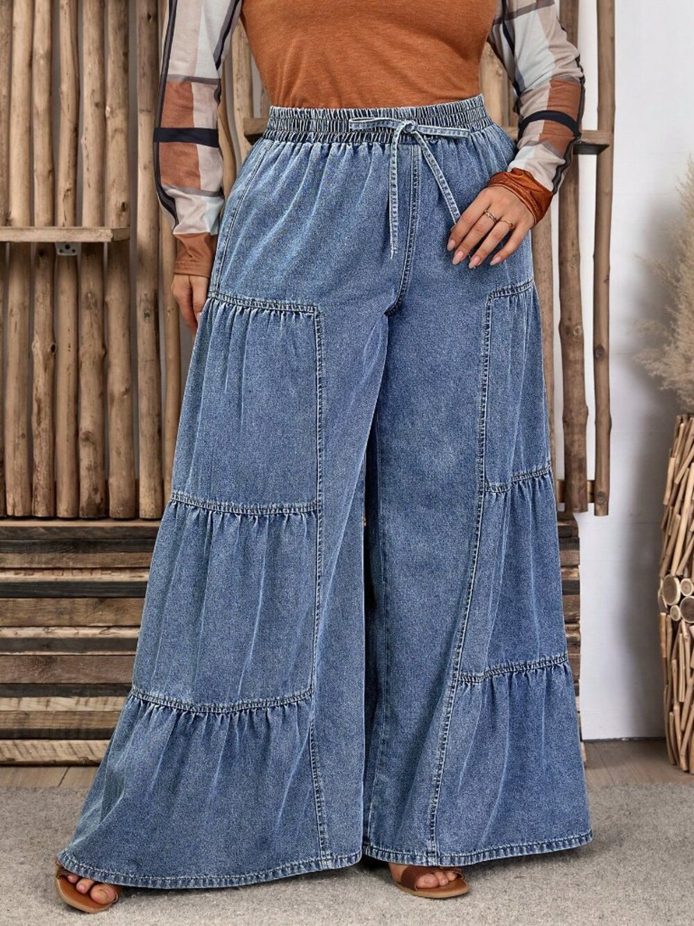Light Wash Women's Plus Size Washed Wide Leg Jeans - Picture 4 of 6